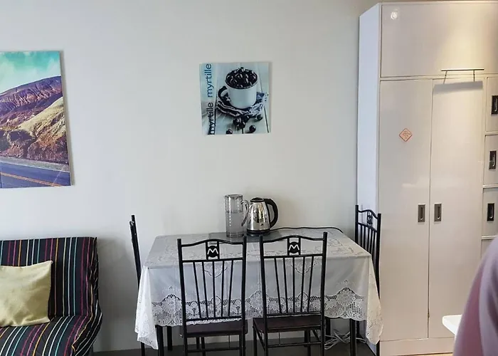Araneta Cubao No Brown Outs 1br Furnished With Balcony Free Wifi Netflix * Manila